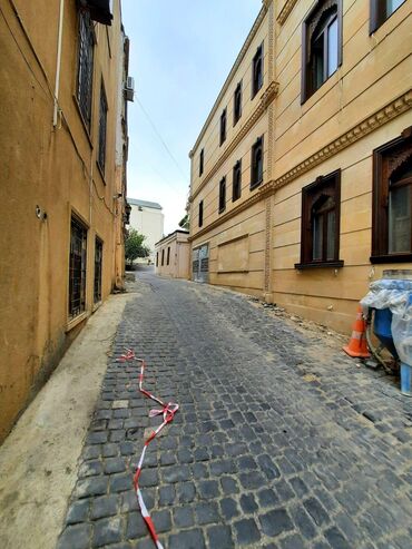 hazir biznes etir: 🏛️ İçərişəhərin Qəlbində – Çıxarışlı 3 Otaqlı Mənzil Satılır! Tarixin