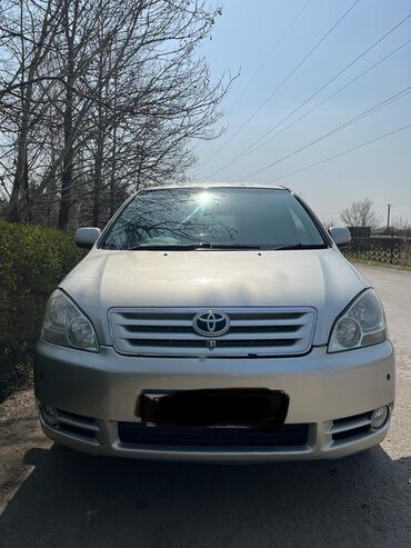 4 вд: Toyota Ipsum: 2001 г., 2.4 л, Автомат, Бензин, Минивэн