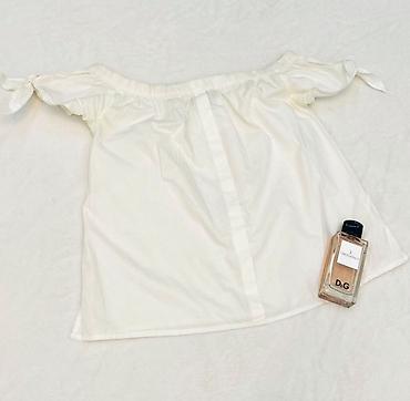 Блузки: Белая блузка Atmosphere с открытыми плечами. - Модель: off-shoulder — 2