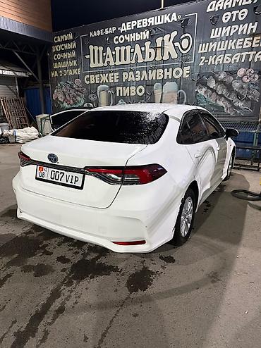 Унаа сатуу: Toyota Corolla: 2019 г., 1.8 л, Автомат, Гибрид, Седан — 2