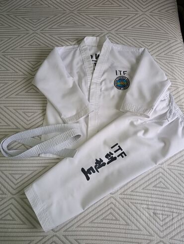 ракетка для настольного тенниса цена: Продаю добок для Таэквондо ITF в идеальном состоянии, примерно на 9