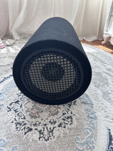 Dinamiklər və kolonkalar: Yeni JBL Kolonka, Növ - Sabvufer, rəng - Qara