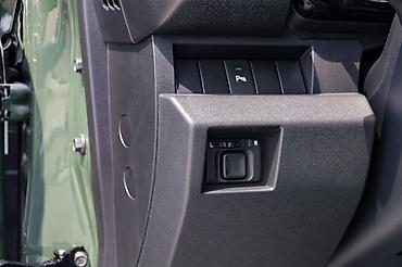 Suzuki: Suzuki Jimny: 2024 г., 1.5 л, Механика, Бензин, Внедорожник — 8