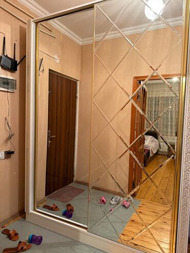 Pufiklər: Dəhliz dolabı Satilir 400₼ Heç bir problemi yoxdu Ünvan Əhmədli Xəzər