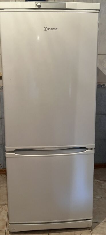 вода аппарат: Холодильник Indesit с нижней морозильной камерой. Основные