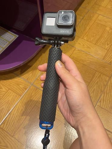 işlənmiş utulər: GoPro HERO5 Black action kamera + əl tutacağı - 2 düymlük toxunma — 2