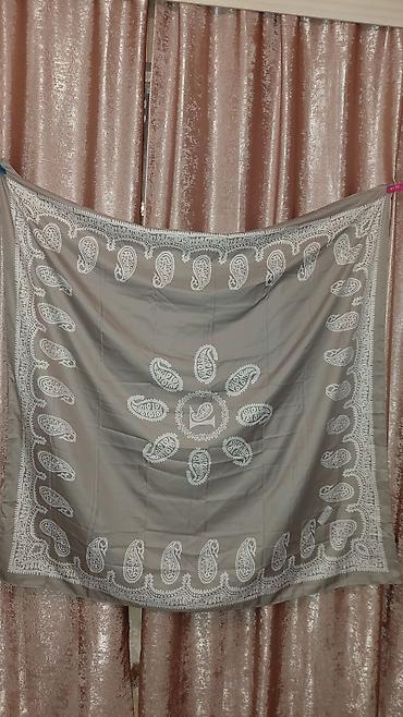 Hicab: Munasib Məhsul: Kvadrat formalı şallar dəsti - Dizayn: Şərq “buta” — 2