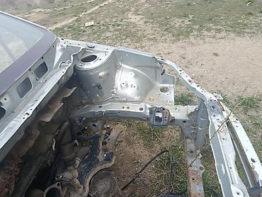 Digər kuzov detalları: Ford 2004, 2004 il, İşlənmiş — 6