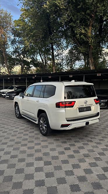 ланкрузер 300: Toyota Land Cruiser: 2025 г., 4 л, Автомат, Бензин, Внедорожник — 4