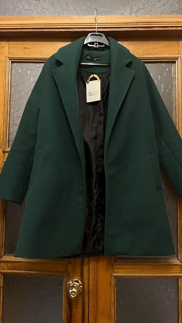 Пальто M (EU 38), L (EU 40), цвет - Зеленый