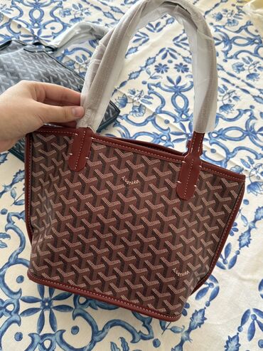 ювелирная сталь: Сумка под Goyard 
Качество отличное, новые