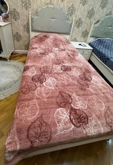 Aml.Istikbaldan bir çarpayi və bir tumba 300azn.matras daxildi