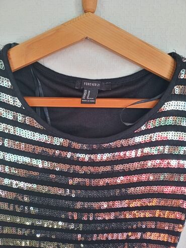 Ziyafət donları: Распродажа) Каждая вещь по 50 манат. Платье размер М. Накидки размер — 7