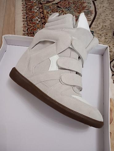 кроссовки с мехом: Кроссовки, 37, Isabel Marant, Новый, цвет - Бежевый, Платная доставка — 2