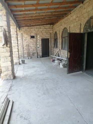 Həyət evləri və villaların satışı: Daş materialdan tikilmiş, taxta tavanlı və geniş eyvanlı həyət evi — 12