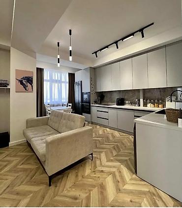 2 комнаты, 81 м², Золотой квадрат Элитка, 12 этаж, Евроремонт