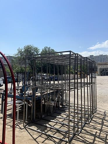 Металлические торговые стойки и островные конструкции для магазина — 9