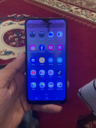 samaung j4: Samsung Galaxy A10, 32 GB, rəng - Qara