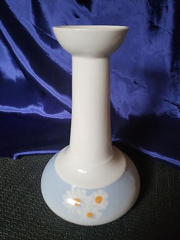 Ostali kućni dekor: Svecnjak nov,vintaz porcelanski. Visina. 18,5cm. Stopa. 11cm — 2