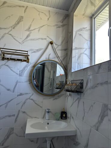 Иссык-Куль 2025: Номер, Гостевой дом Комфорт Каракол, Парковка, стоянка, Охраняемая территория — 23