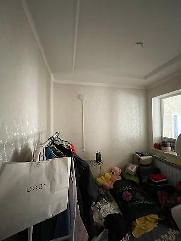 Продажа коттеджей и домов: Жер уй сатылат мал базардын жанында (паяз ата) магазиндин артында 5 — 8