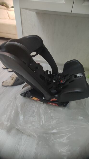 Манежи: DELIJAN-HÜPER modelinin remenli Avtokreslosu Isofix. melumati olan