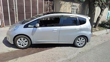 авто для такси: Honda Fit: 2011 г., 1.5 л, Вариатор, Гибрид, Седан — 5