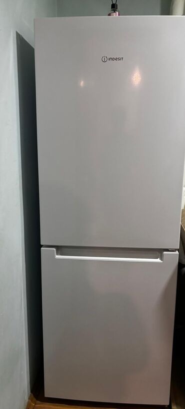 köhnə xaladenik: Indesit iki qapılı soyuducu satılır. 1 Ay İşlənib, təzədir. 850 manata