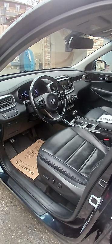 Kia: Kia Sorento – geniş və rahat ailə krossoveri - Kuzov: göy rəng - — 6