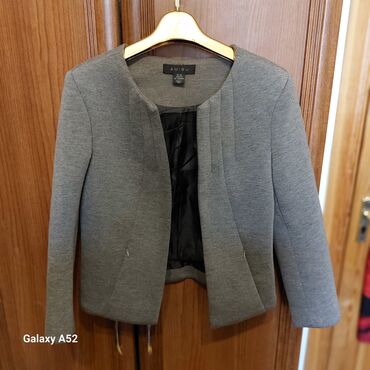 10 azn: Женская куртка S (EU 36), цвет - Серый