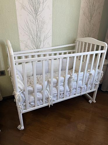 lay lay matras: Oğlan və qız üçün, İşlənmiş, Dördbucaq, Beşik, Matras ilə, Yellənmə mexanizmsiz — 2