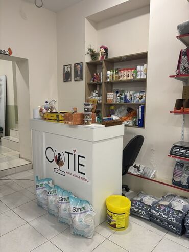 Bu, heyvanlar üçün müxtəlif məhsullar və xidmətlər təklif edən bir