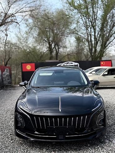 Другие детали салона: Автомобиль — кроссовер полноразмерных сидений. - Отделка — 5