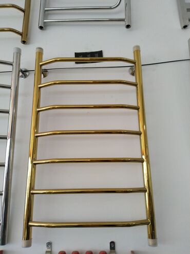 hamam ucun asma tavan: Qızılı rəngli divar tipli dəsmal qurudan/hamam radiatoru - Material