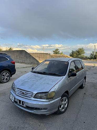 авто клей: Toyota Ipsum: 1996 г., 2 л, Автомат, Бензин, Минивэн — 2