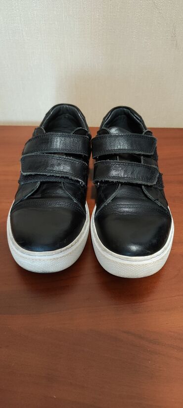 демисезонная детская обувь 22 размера: Uşaq ayaqqabıları/ Детская обувь 
33 ölçü/ 33 размер