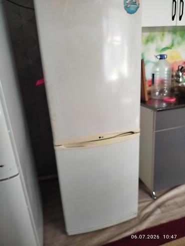 mini refrigerator: Холодильник LG, Б/у, Двухкамерный, 150 * — 3