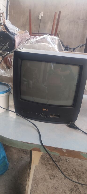 держатель телевизора настенный: Телевизор маленький LG. Рабочий без пульта. 300 сом