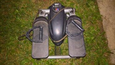 Ostale sprave za vežbanje: 1. Stepper Swing&Twist 60891-1 - 40€ 2. Blue Stepper - 30 € — 2
