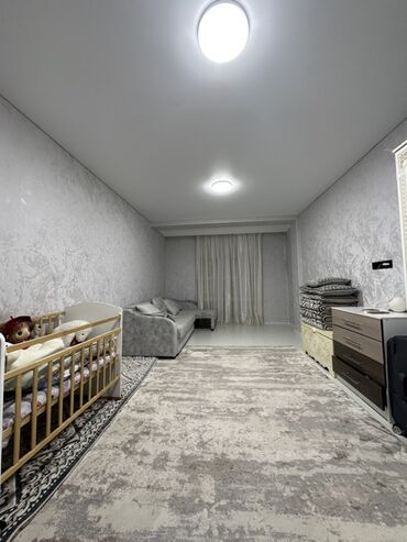 срочно продаётся 1 комнатная квартира в районе парк фучика: 3 бөлмө, 68 кв. м, Элитка, 4 кабат, Дизайнердик ремонт