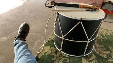аренда музыкальных инструментов: Продаю барабан в хорошем состоянии без вложений торг возможен реальным