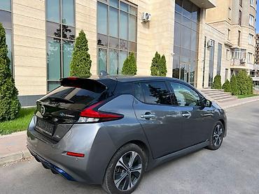 leopard 3: Nissan Leaf: 2018 г., Автомат, Электромобиль, Хэтчбэк — 2