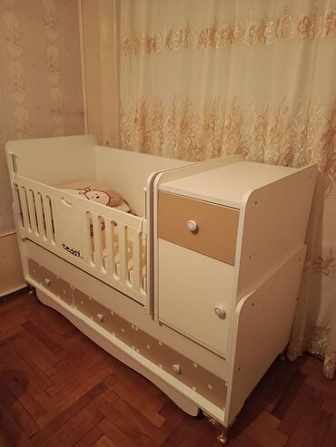 beşik qoruyucusu: Oğlan və qız üçün, İşlənmiş, Beşik, Matras ilə