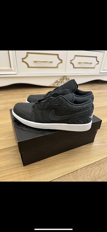 Кроссовки и спортивная обувь: Кроссовки Nike Air Jordan 1 Low (чёрные) - Классическая низкая модель — 4
