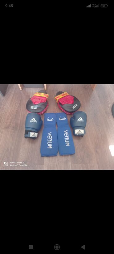 футбол перчатки: Комплект для тайбокса 7-10лет в хорошем состоянии. Самовывоз Кызыл