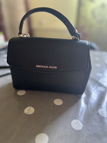 сумка michael cors: Мини сумка из сафьяновой кожи в хорошем состоянии,оригинал Michael