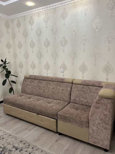 мягкая мебель цены: Диван-кровать, цвет - Бежевый, Б/у
