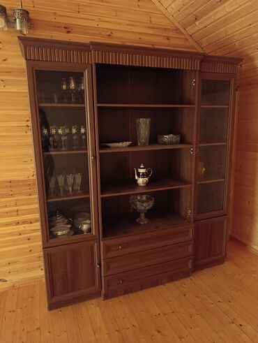 детские кроватки с комодом: (Bufet) stenka
yaxsi vəziyyətdədir 
Buzovnada yerləşir