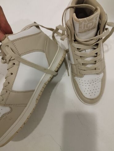 Botinka və botilyonlar: Guess, Ölçü: 37.5, rəng - Qara, İşlənmiş -da lalafo.az — 5 Botinka və botilyonlar: Guess, Ölçü: 37.5, rəng - Qara, İşlənmiş — 5