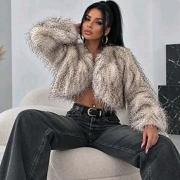 S,M,L,XL Ženska kraća jakna od veštačkog krzna - Model: kroj do